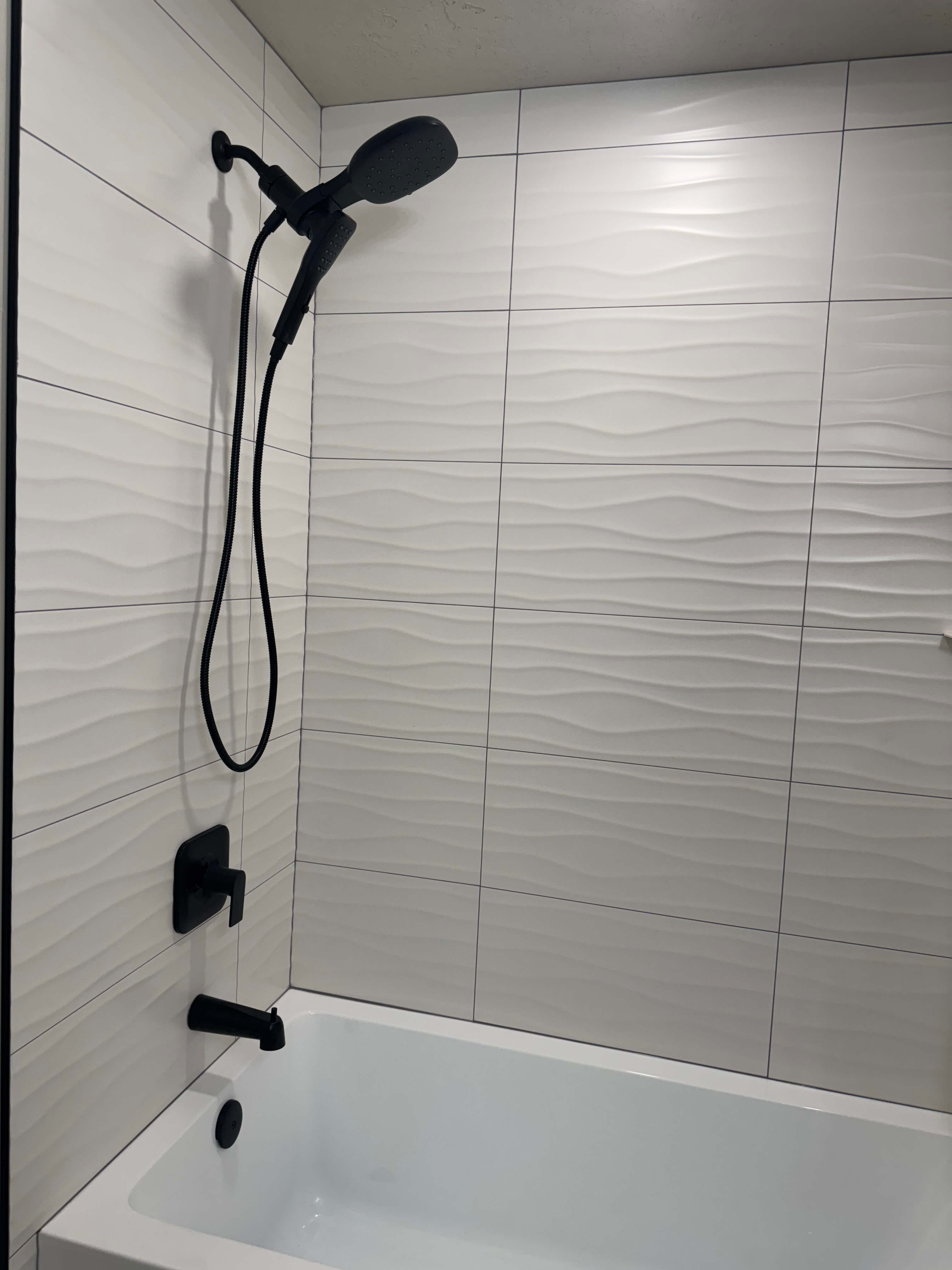 Bath tub